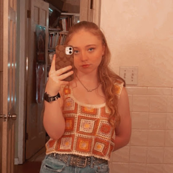 Meet your Posher, Lillian - Picture 1 of 1